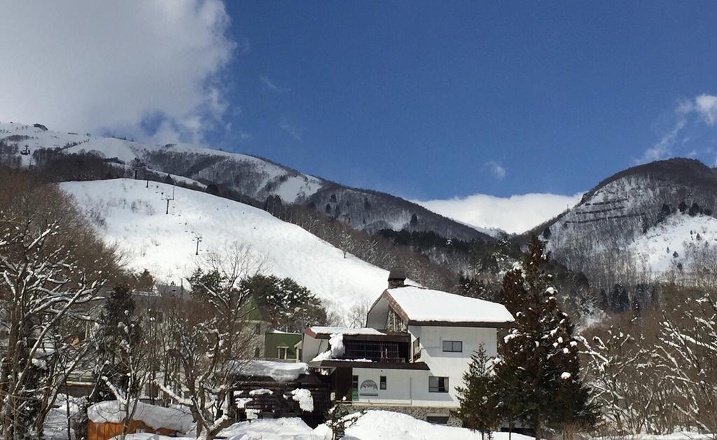 Hakuba Landmark Happo Lodge Buitenkant foto
